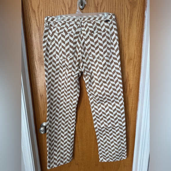 PacSun Tan and White Patterned Denim - funky pattern, straightleg with slit - 27 - Picture 7 of 9